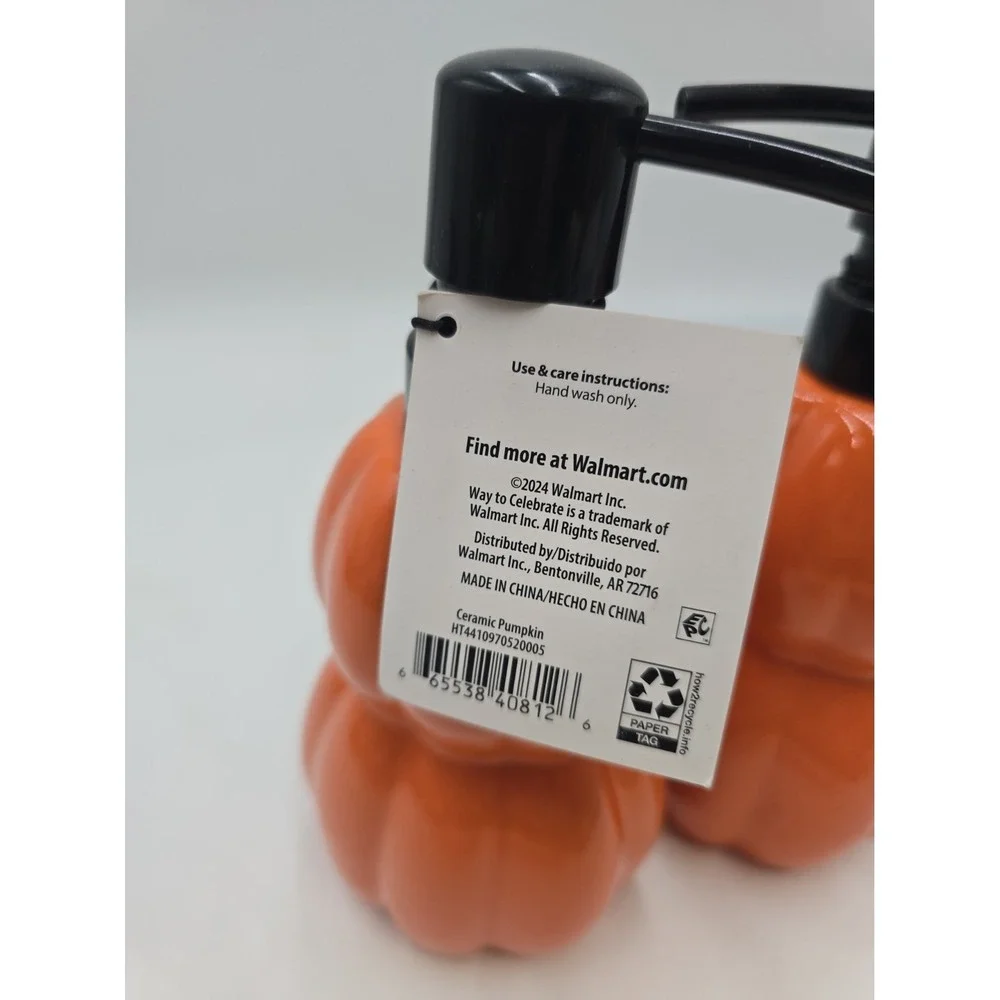 NEW Celebrate It Halloween Ceramic Pumpkin Soap Dispensers 2 Jack O Lantern